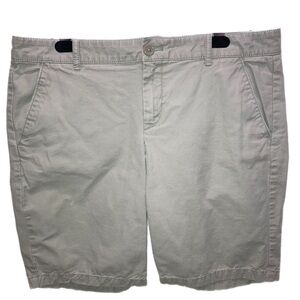 GAP Size 6 bermuda length khaki shorts 100% cotton great cond 0874
